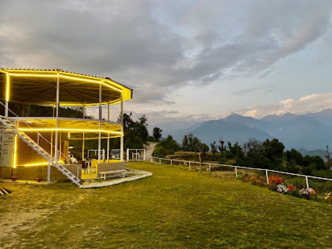 A moment from an Avyukta Circle retreat